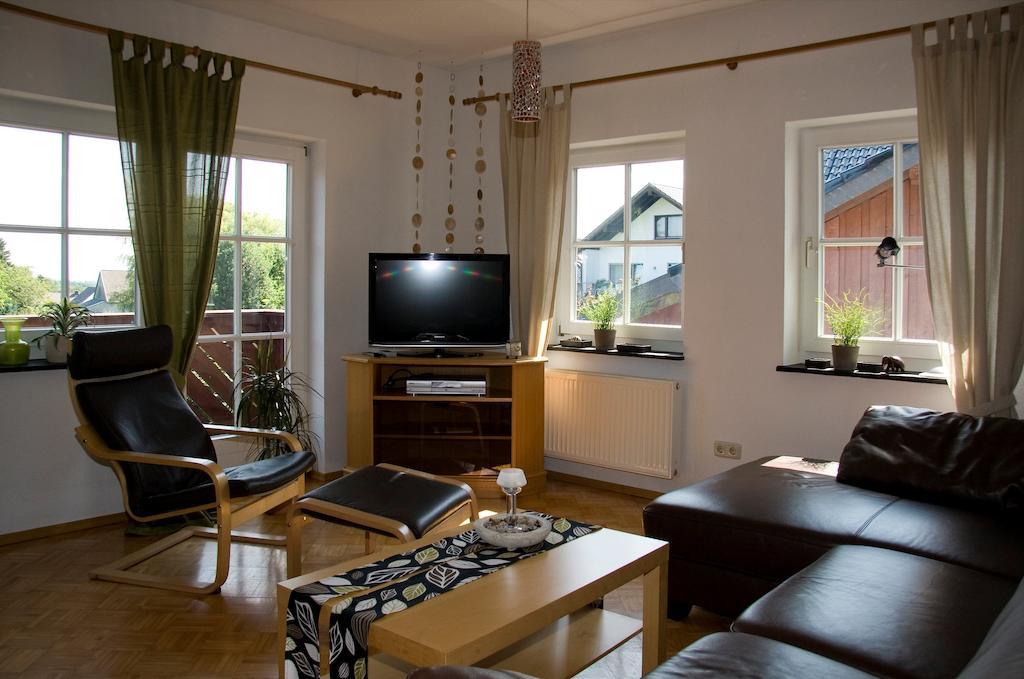 Ferienhaus Ginsterbluete Schleiden Bilik gambar